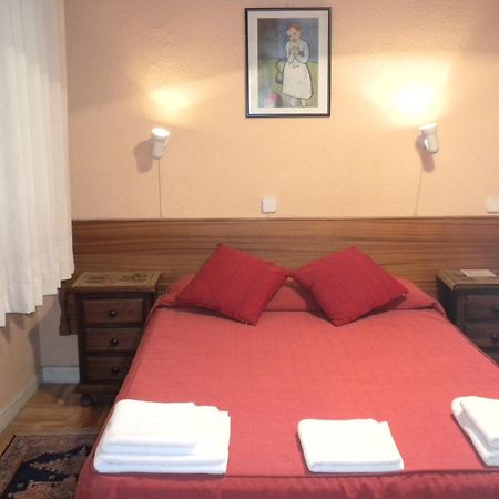 Hostal San Martin มาดริด ภายนอก รูปภาพ