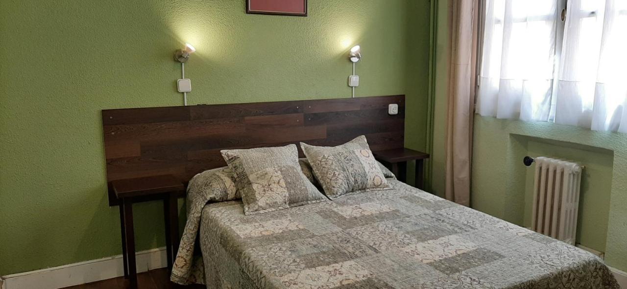 Hostal San Martin มาดริด ภายนอก รูปภาพ