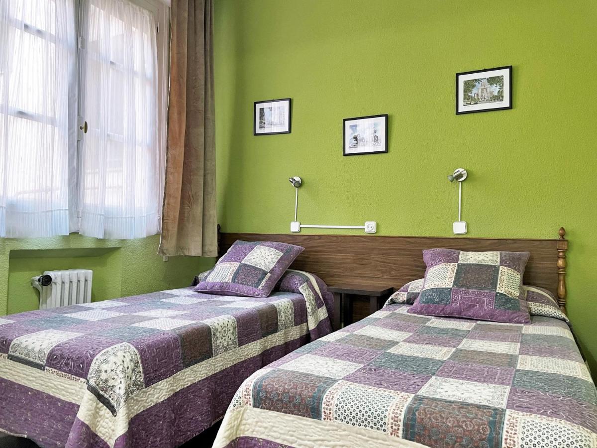 Hostal San Martin มาดริด ภายนอก รูปภาพ