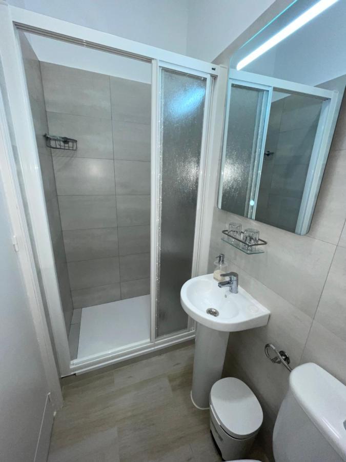 Hostal San Martin มาดริด ภายนอก รูปภาพ