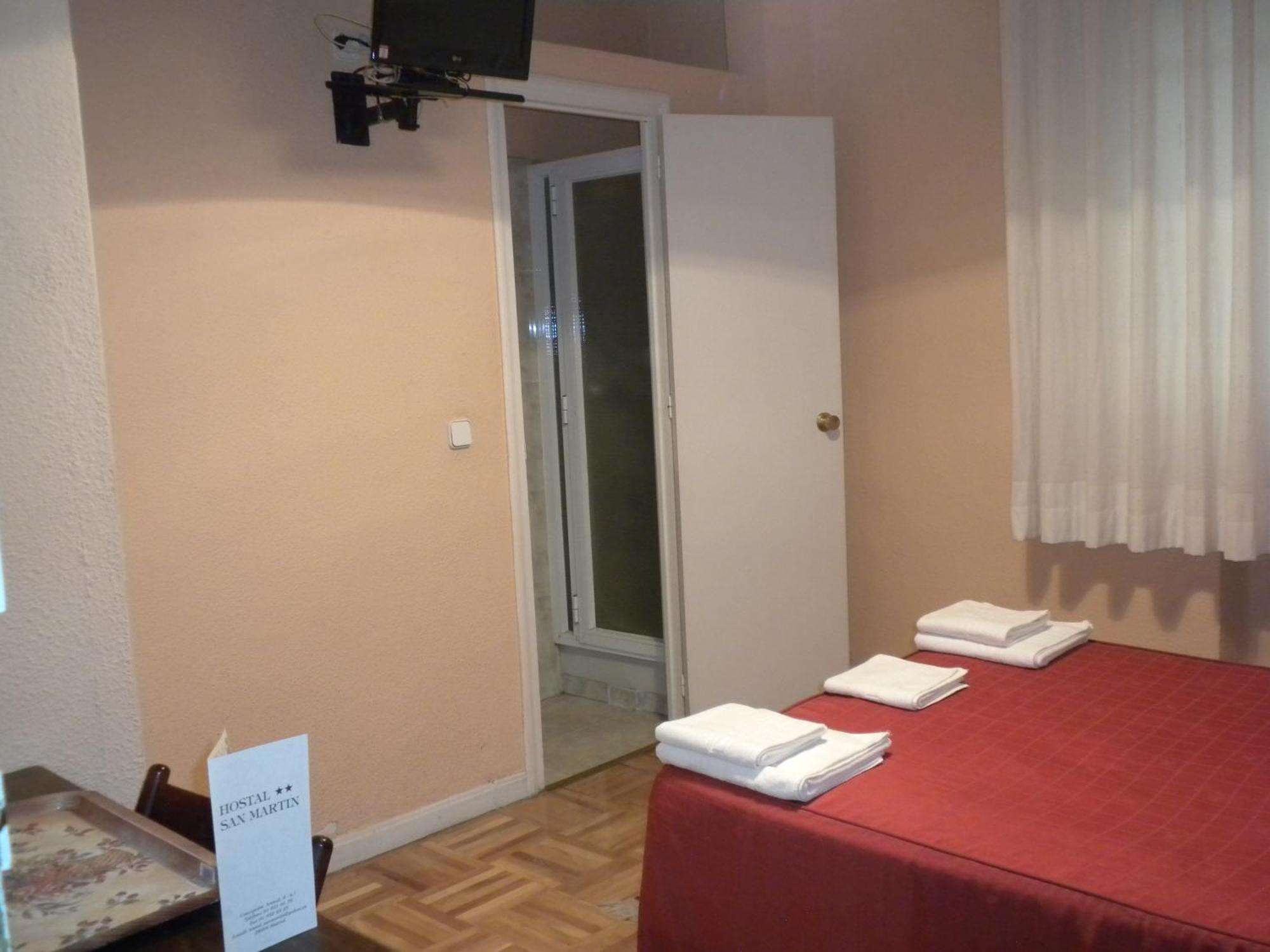 Hostal San Martin มาดริด ภายนอก รูปภาพ