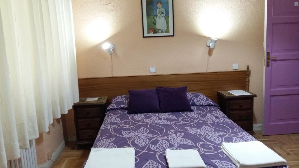 Hostal San Martin มาดริด ภายนอก รูปภาพ