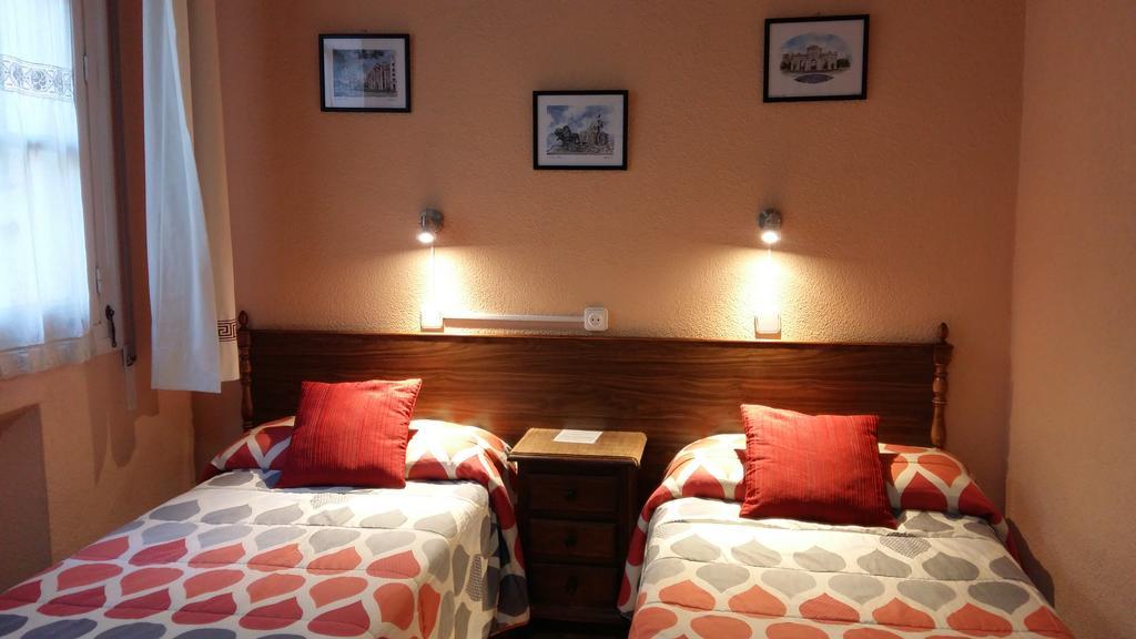 Hostal San Martin มาดริด ภายนอก รูปภาพ